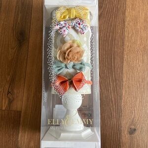 Elly & Emmy head band stand